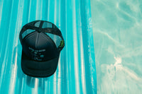 One size fits most  curved bill  breathable mesh rear  Ajustable snapback panel  Cotton and Mesh 